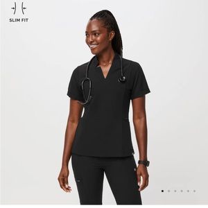 Figs Inala slim scrub top small black, super flattering!